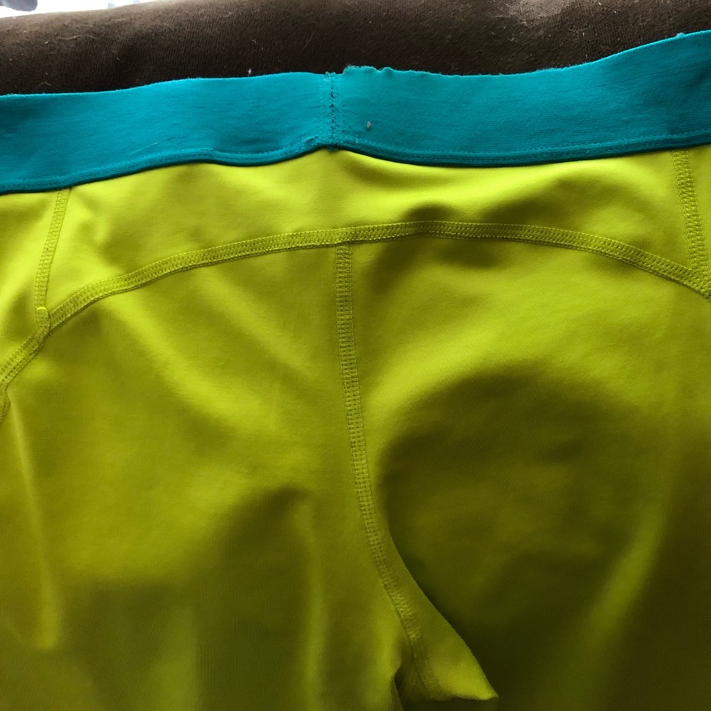 **SOLD**Nike Pro capris-Ladies - Picture 6 of 8